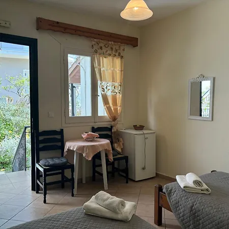 Antigone's * Kassiopi