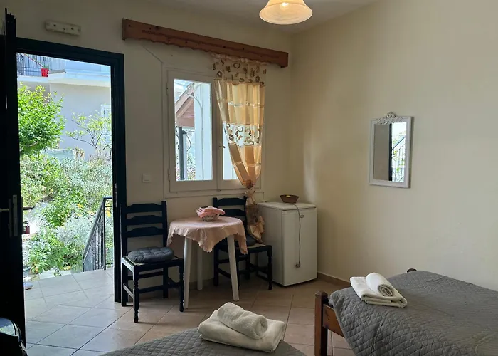 Antigone's * Kassiopi